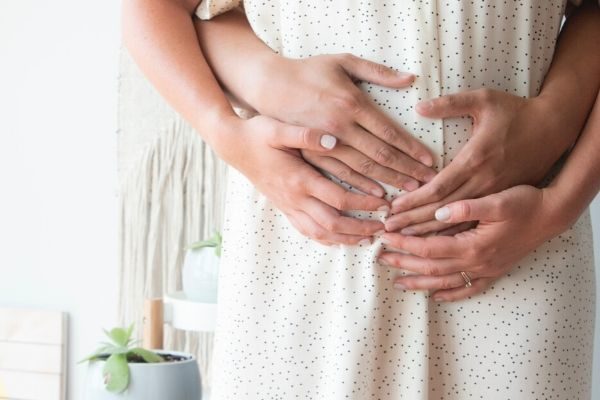 7 Ways to Honor a Miscarriage