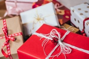 Money saving tips for the holidays