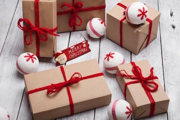 money saving gifts for the holidays, homemade with love