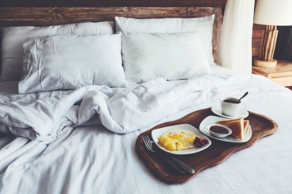 bed and breakfast date gifts