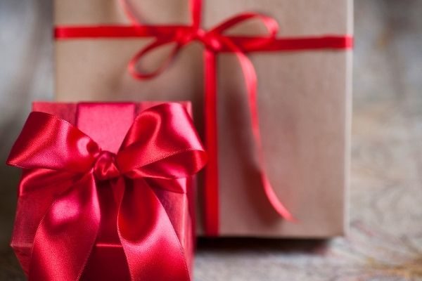 20 Unique Love Gifts (Perfect For Valentine’s Day or Your Anniversary 2023)