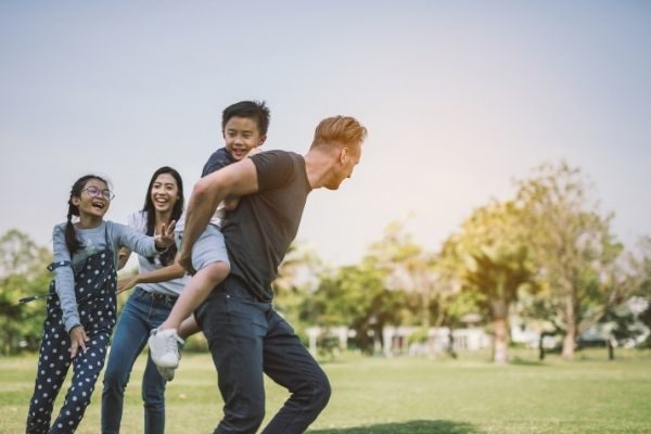 family running with interesting things to talk about