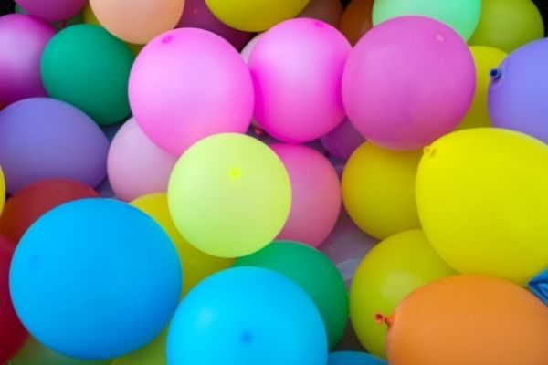 pile of balloons