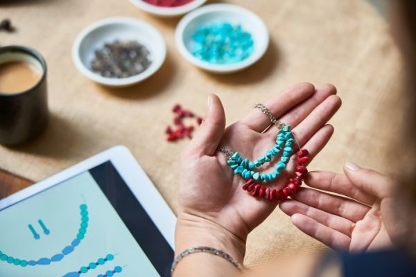 jewelry making: new types of hobbies for females at home