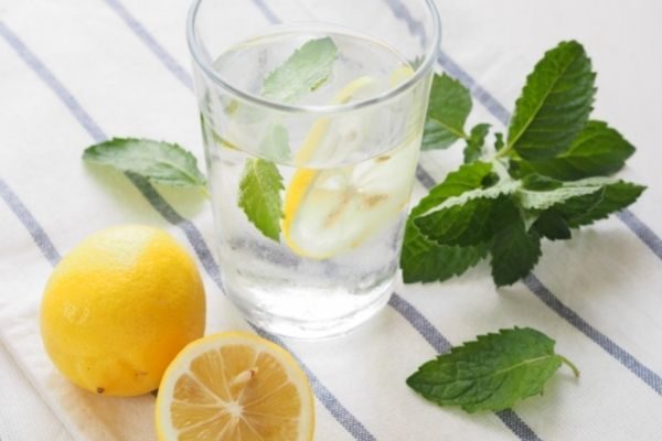 lemon water: healthy early morning ideas for your routine