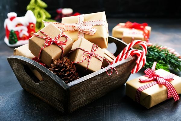 unique Christmas family gift basket ideas