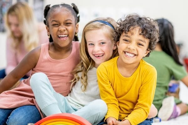 kids laughing; funny kids tongue twisters in English with s, w, p, t, l, th, r