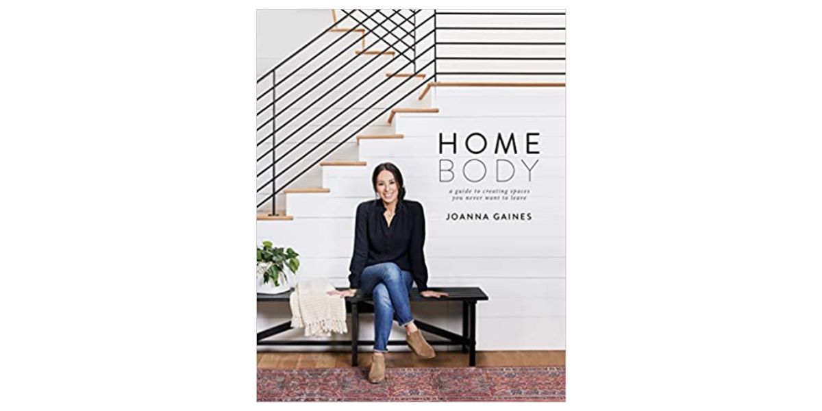Joanna Gaines: hobby reading books at home