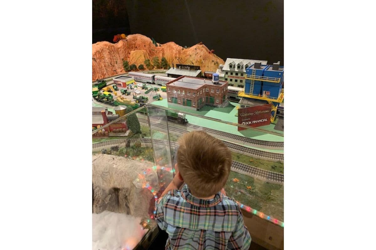 100+ Best Christmas Bucket List Ideas for Your Family 2024 (13) 100+ Best Christmas Bucket List Ideas for Your Family 2024 (13)