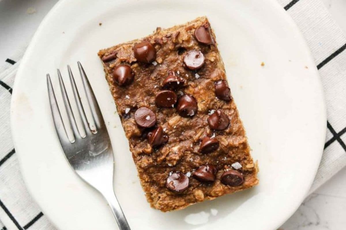 vegan oatmeal bars for healthy holiday breakfasts you can make ahead