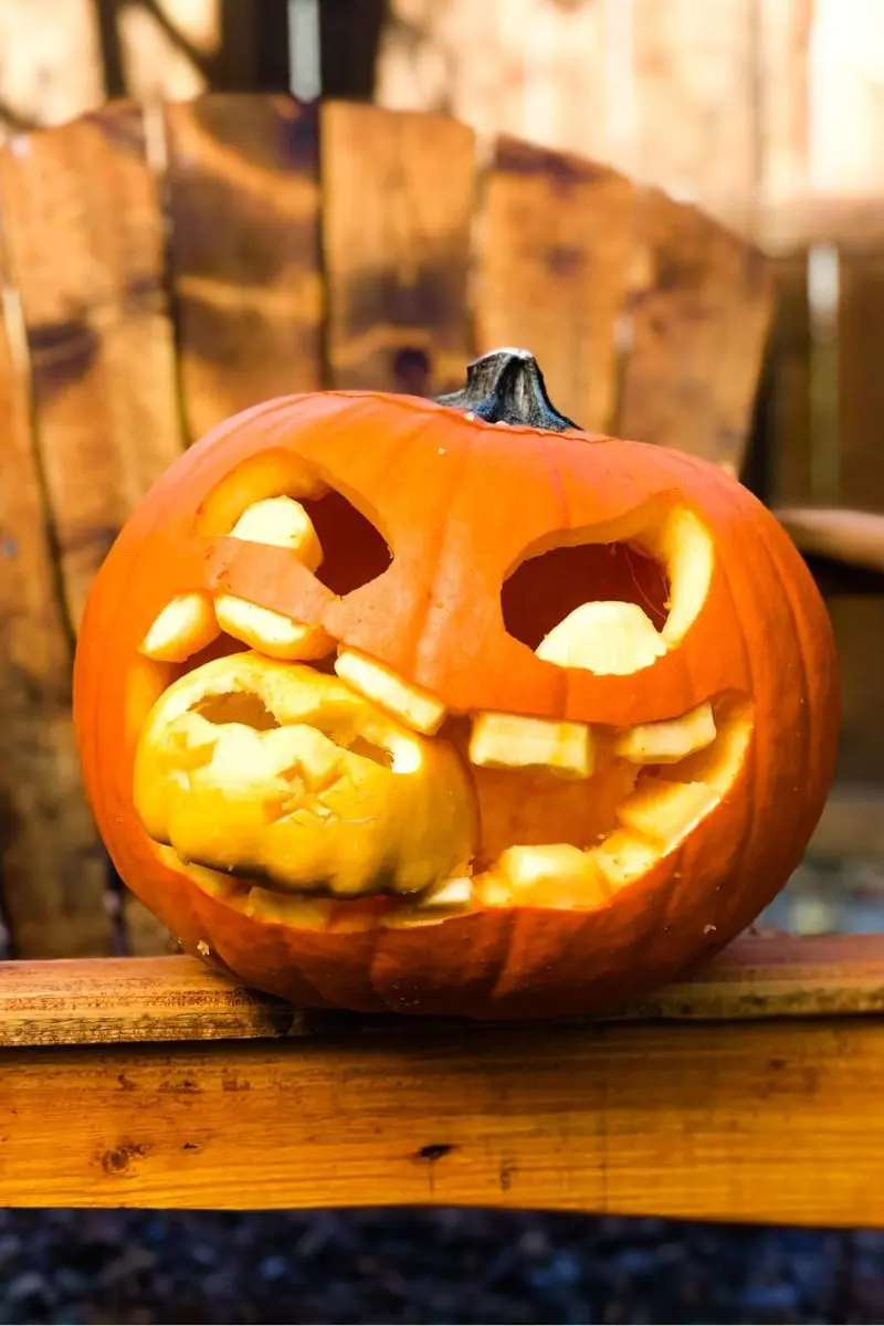 spooky, creative, fun, scary pumpkin carving ideas and face