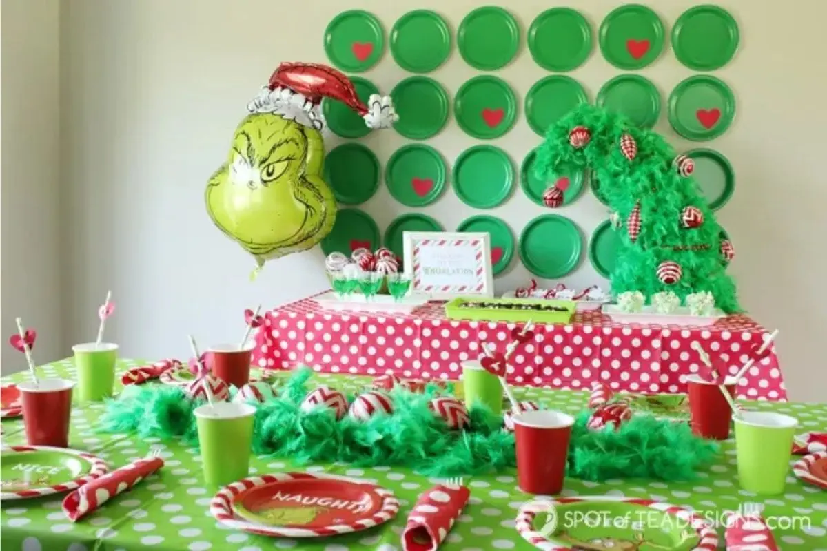 Grinch party Christmas themes ideas
