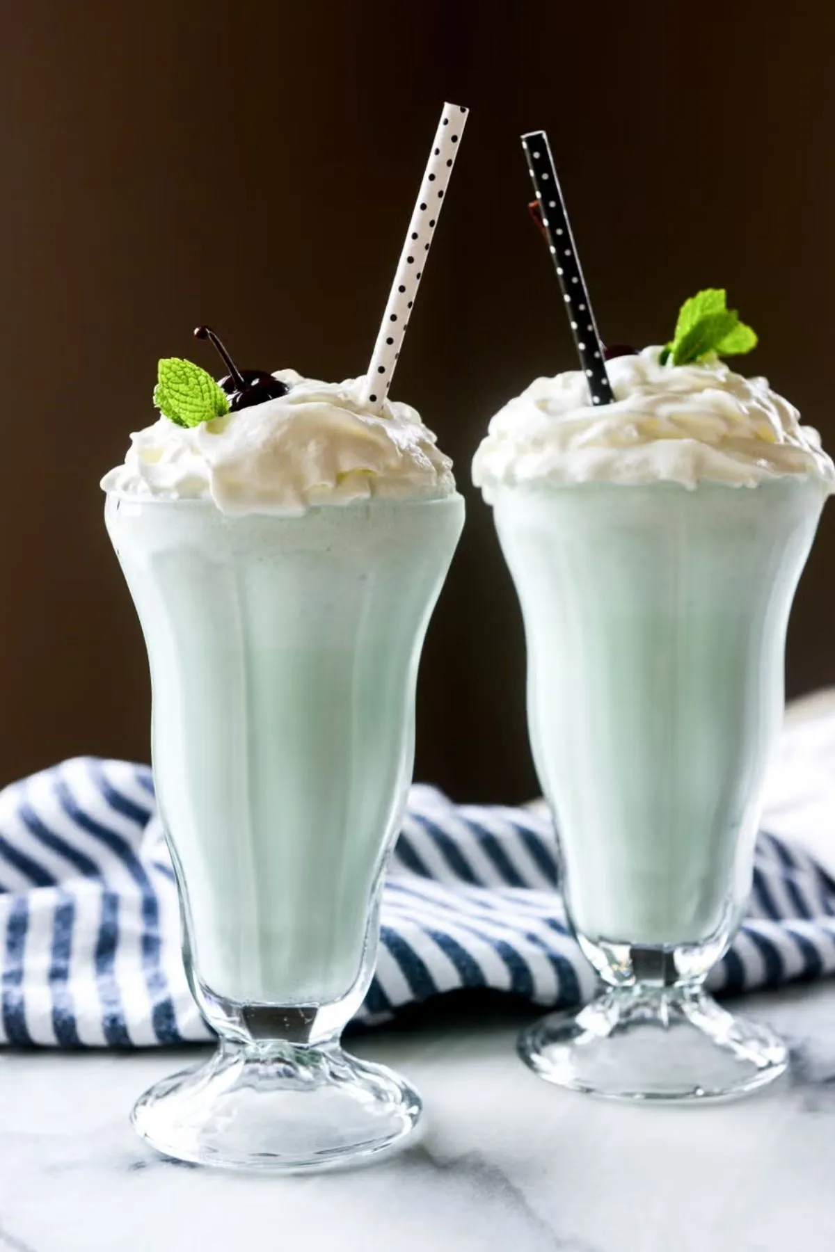 shamrock shakes; St. Patrick's Day party food and drink ideas